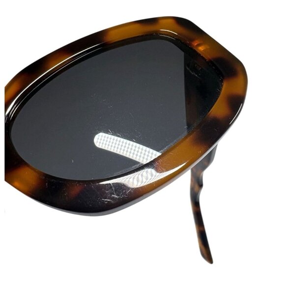 Vehla Indi Sunglasses in Tort/Smoke main image 3